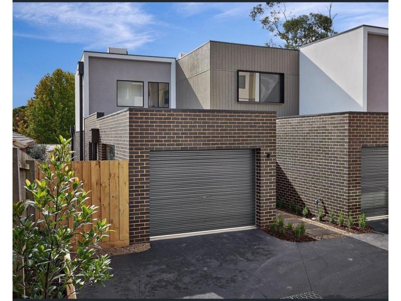 1 De Martini Place, Mooroolbark VIC 3138