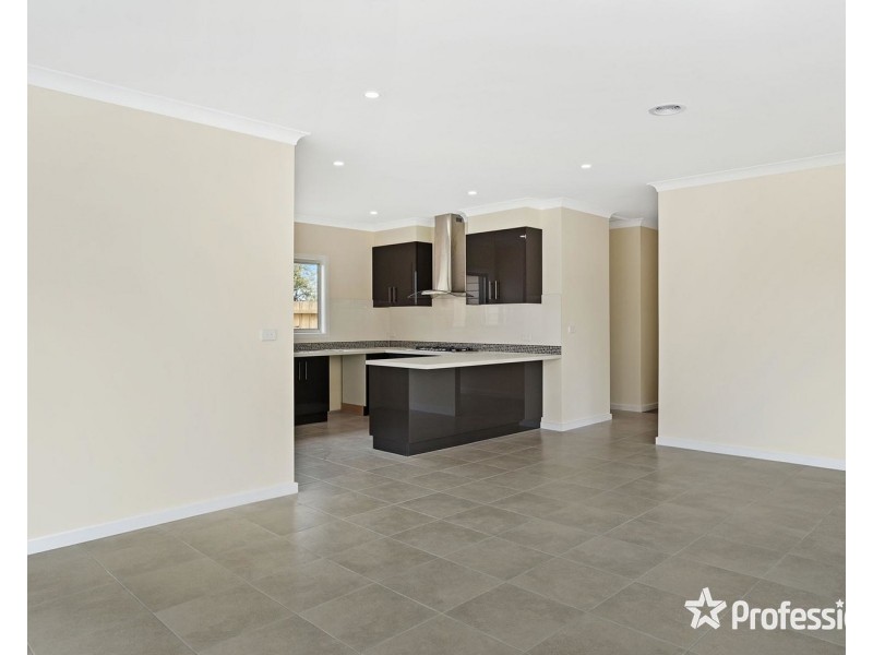 2a Irvine Crescent, Yarra Glen VIC 3775