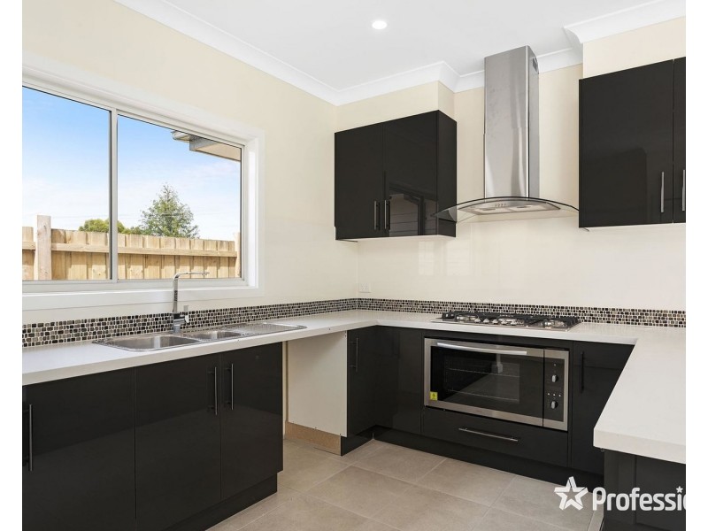 2a Irvine Crescent, Yarra Glen VIC 3775