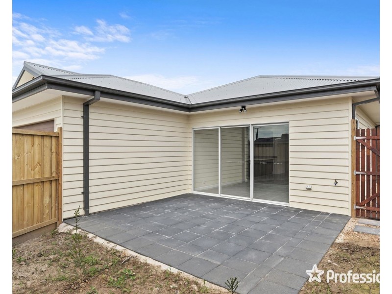 2a Irvine Crescent, Yarra Glen VIC 3775