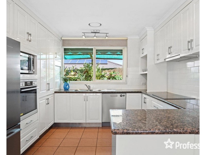 13 Frances Avenue, Yarra Glen VIC 3775