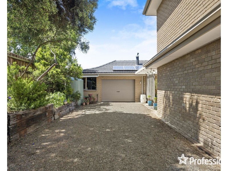 13 Frances Avenue, Yarra Glen VIC 3775