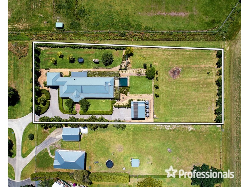 18 Frances Avenue, Yarra Glen VIC 3775