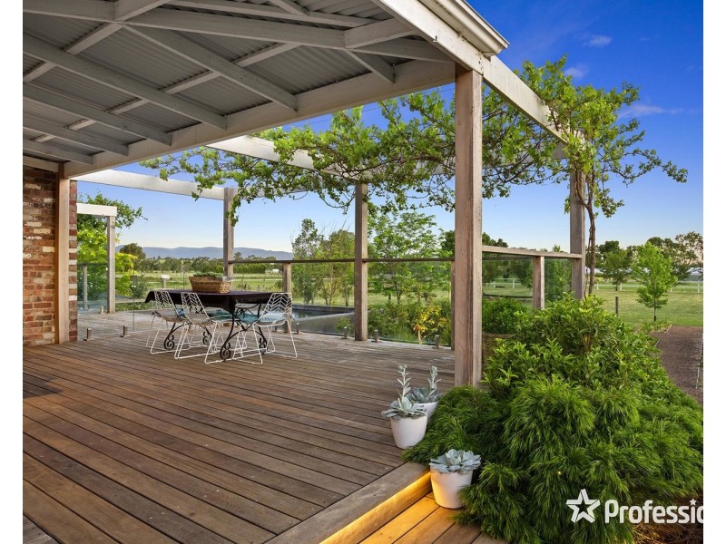 18 Frances Avenue, Yarra Glen VIC 3775