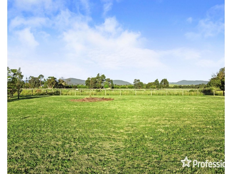18 Frances Avenue, Yarra Glen VIC 3775