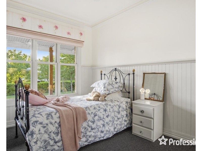 18 Frances Avenue, Yarra Glen VIC 3775
