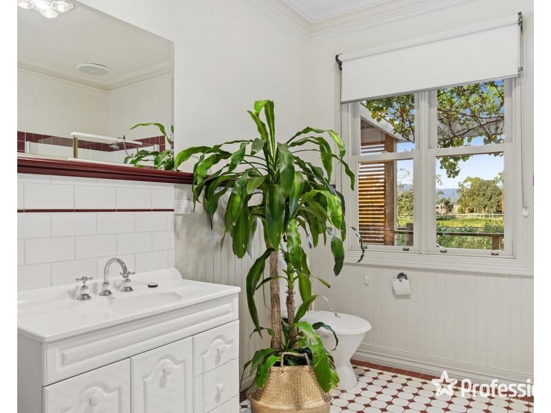 18 Frances Avenue, Yarra Glen VIC 3775