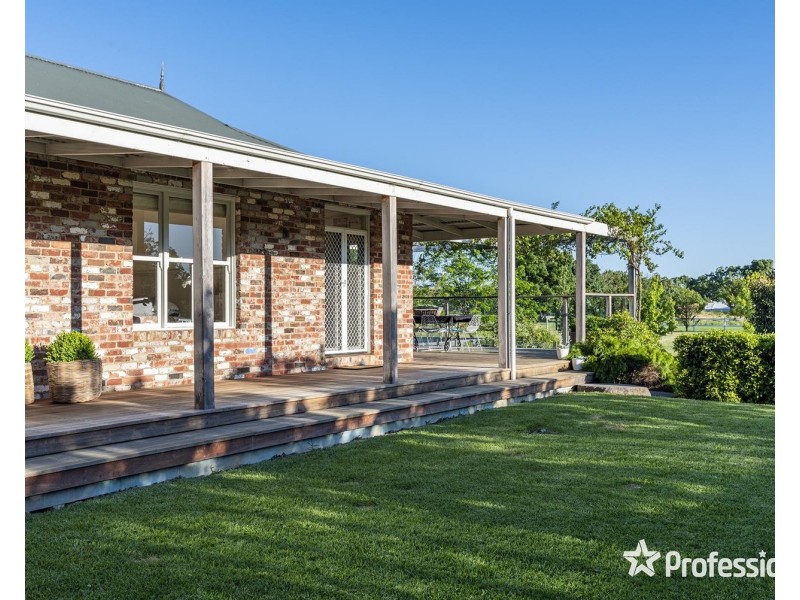 18 Frances Avenue, Yarra Glen VIC 3775