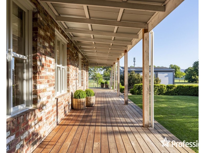 18 Frances Avenue, Yarra Glen VIC 3775