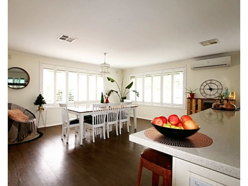 17 Anthony Drive, Chirnside Park VIC 3116