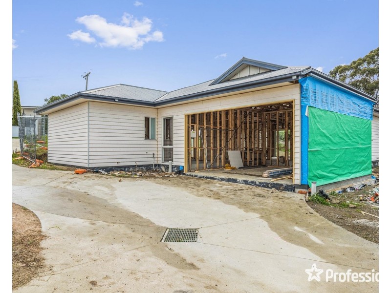2B Irvine Crescent, Yarra Glen VIC 3775