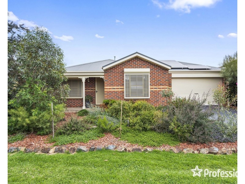 65 Pinoak Drive, Yarra Glen VIC 3775