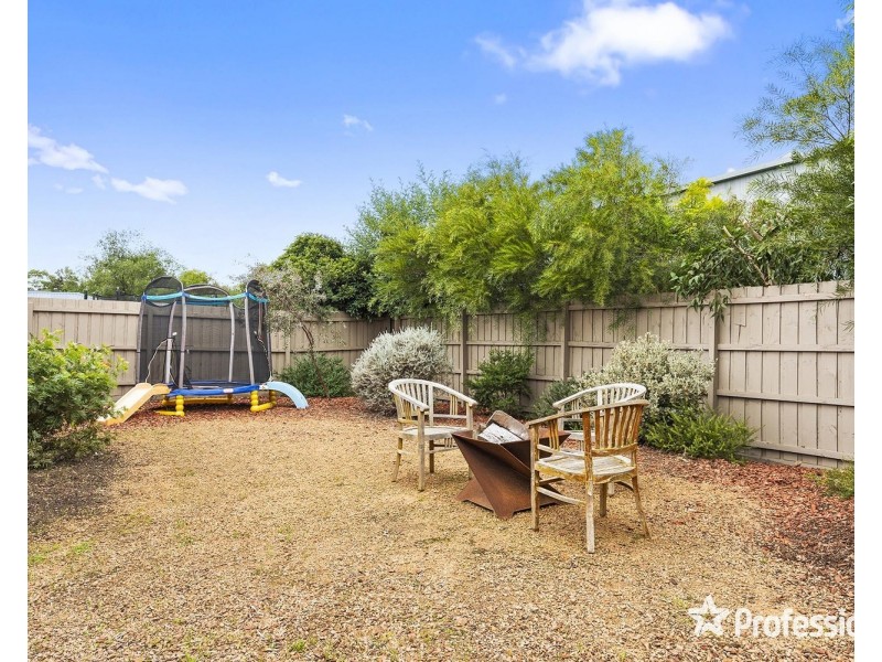 65 Pinoak Drive, Yarra Glen VIC 3775