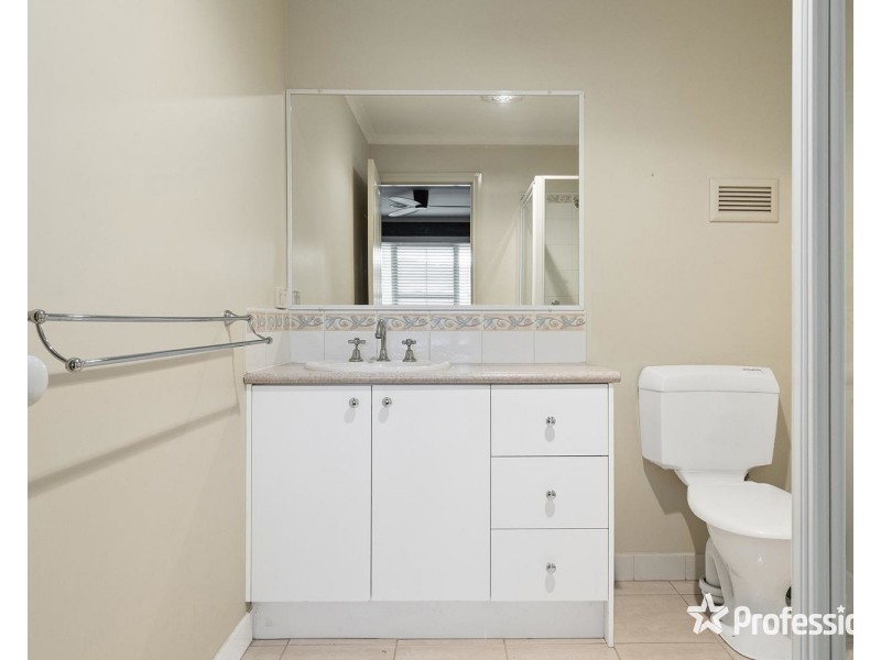 65 Pinoak Drive, Yarra Glen VIC 3775
