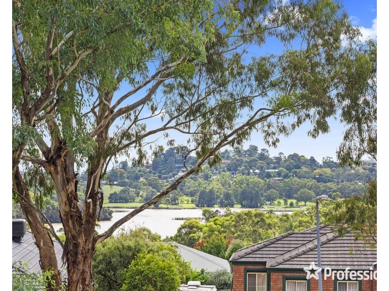 63 Lakeview Drive, Lilydale VIC 3140