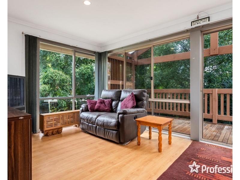 32 Kirkford Drive, Mooroolbark VIC 3138