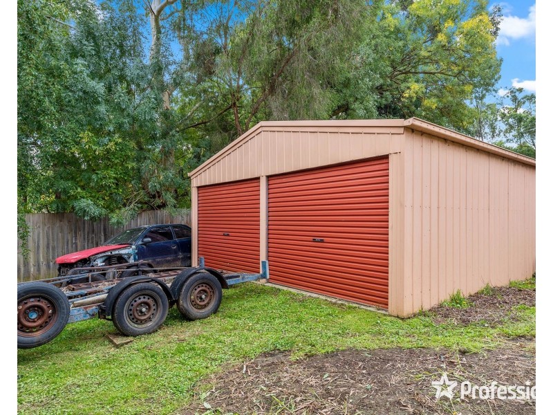 32 Kirkford Drive, Mooroolbark VIC 3138