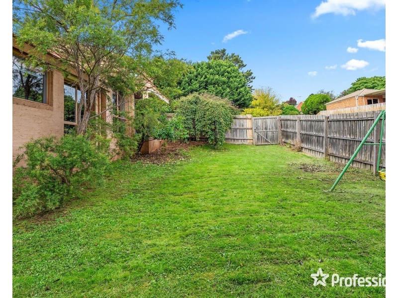 32 Kirkford Drive, Mooroolbark VIC 3138