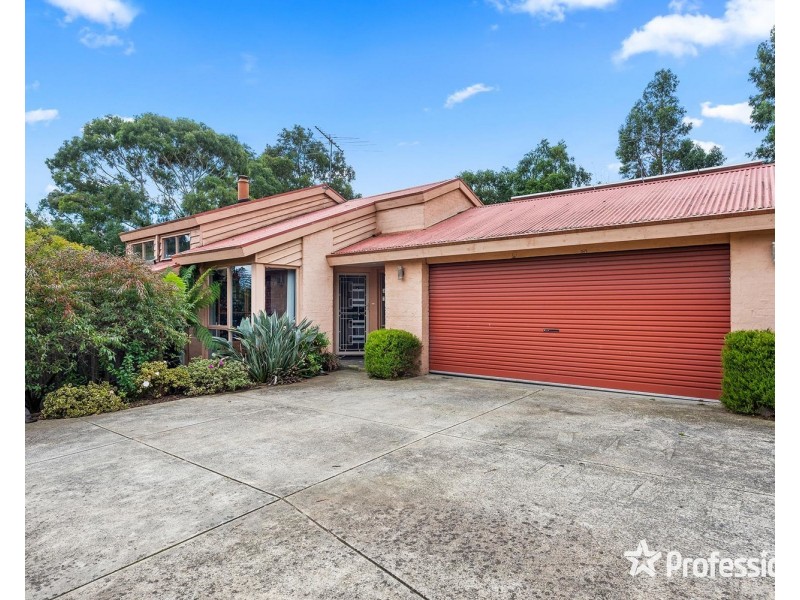 32 Kirkford Drive, Mooroolbark VIC 3138