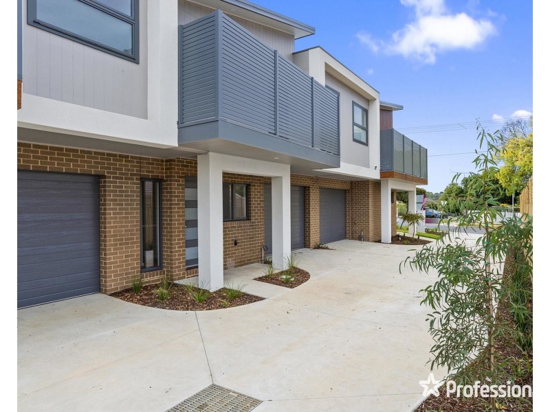 2 Travis Close, Lilydale VIC 3140