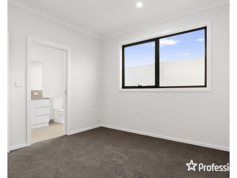 2 Travis Close, Lilydale VIC 3140