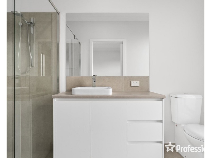 2 Travis Close, Lilydale VIC 3140