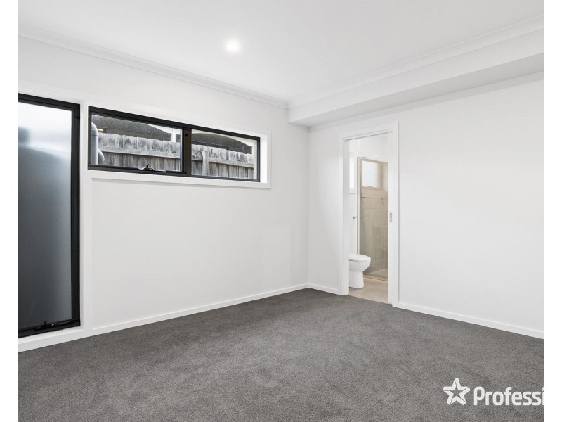 2 Travis Close, Lilydale VIC 3140