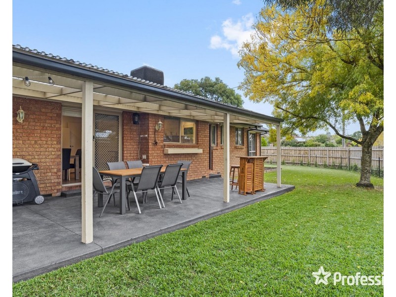 6 Village Green, Chirnside Park VIC 3116