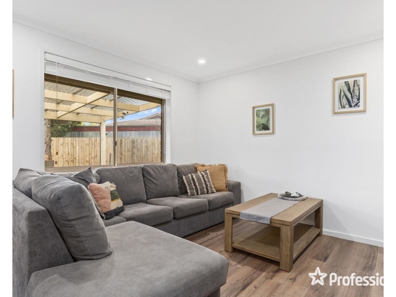 6 Village Green, Chirnside Park VIC 3116