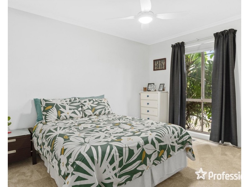 6 Village Green, Chirnside Park VIC 3116