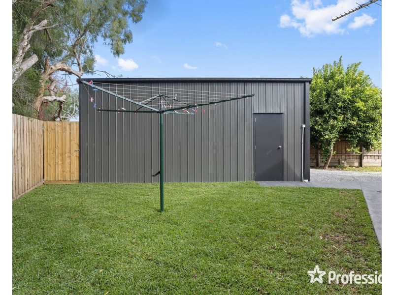 6 Village Green, Chirnside Park VIC 3116