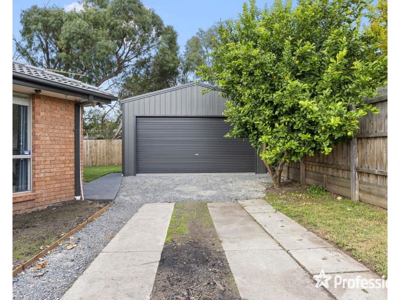 6 Village Green, Chirnside Park VIC 3116