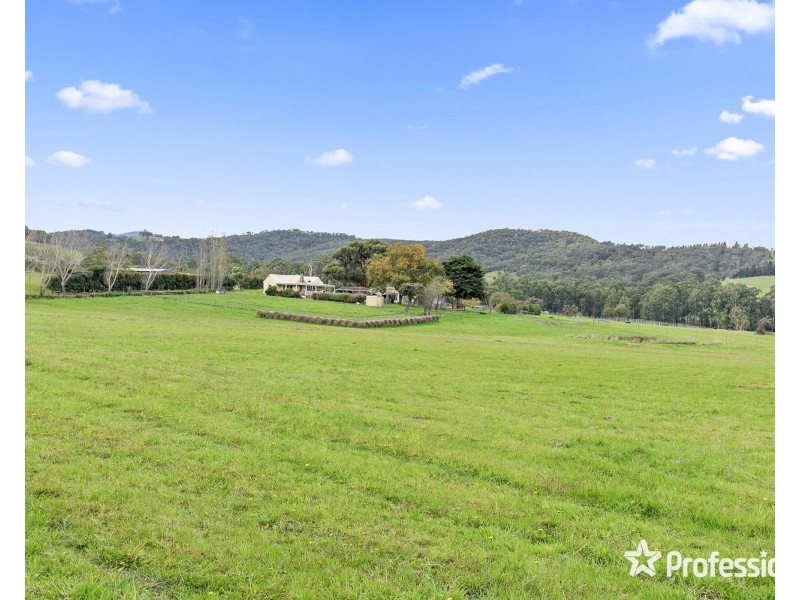 1948 Melba Highway, Dixons Creek VIC 3775