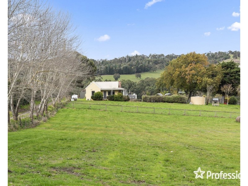 1948 Melba Highway, Dixons Creek VIC 3775