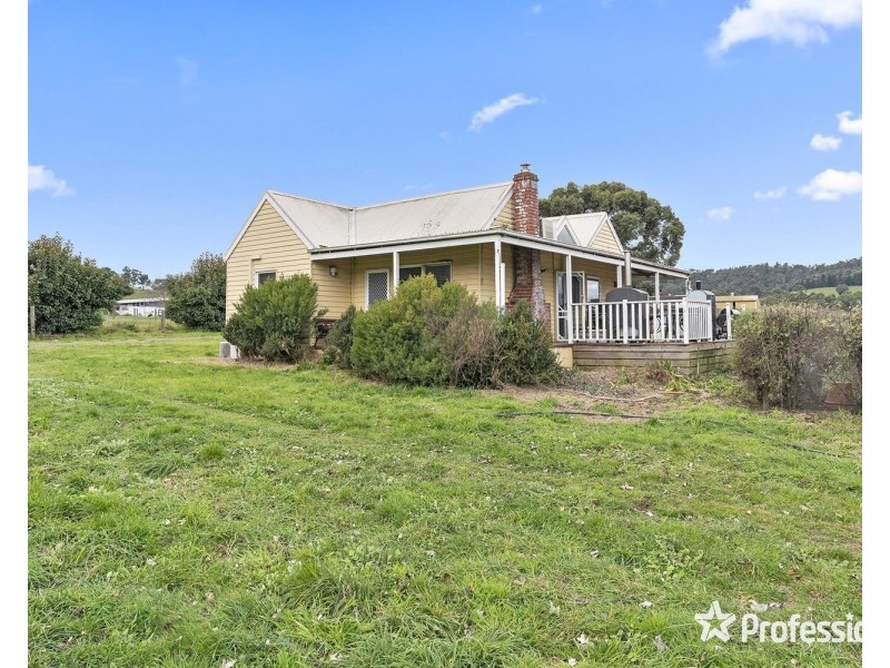 1948 Melba Highway, Dixons Creek VIC 3775