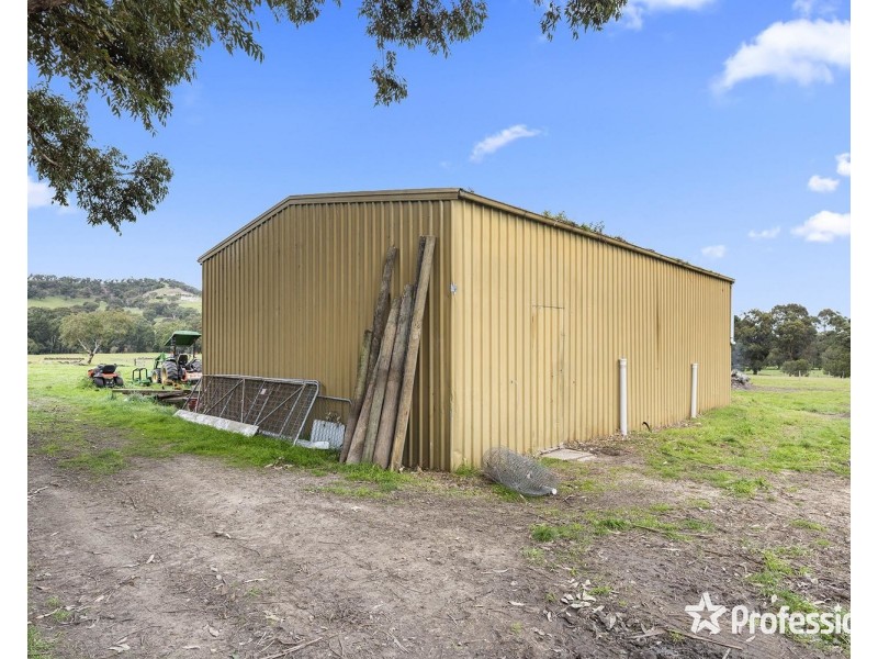 1948 Melba Highway, Dixons Creek VIC 3775