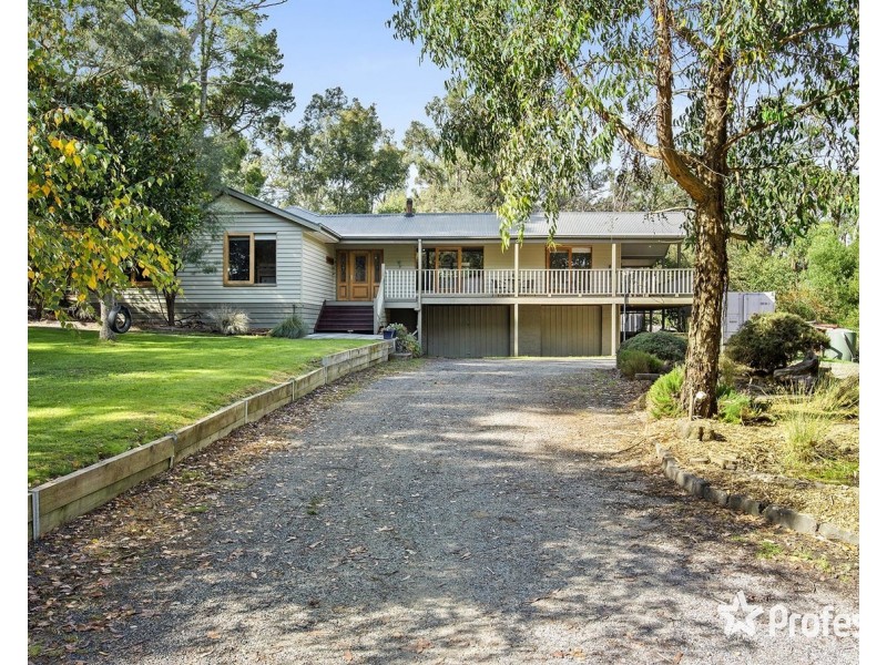 22 Bailey Grove, Wandin North VIC 3139