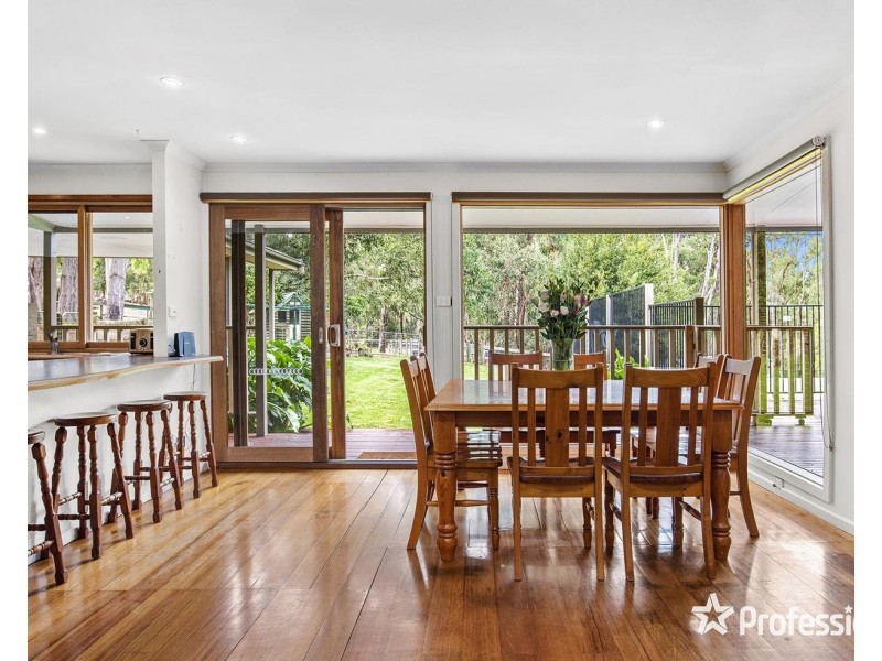 22 Bailey Grove, Wandin North VIC 3139