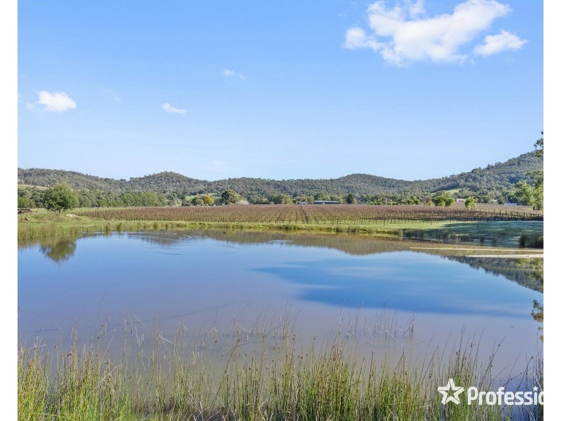 1952 Melba Highway, Dixons Creek VIC 3775