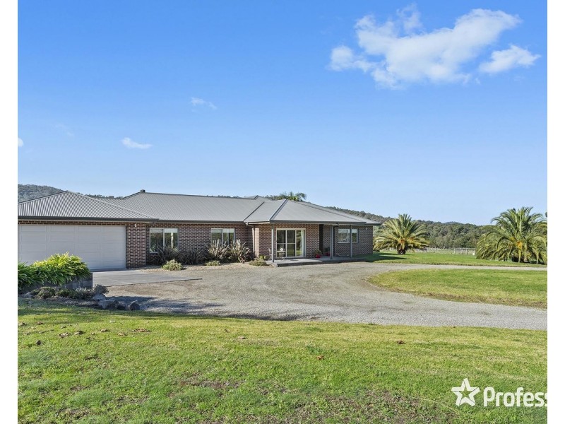 1952 Melba Highway, Dixons Creek VIC 3775