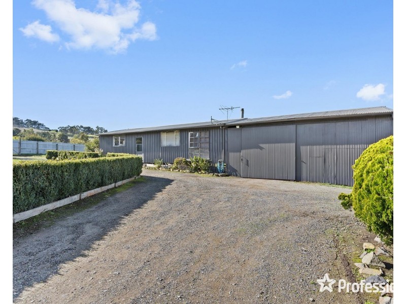 1952 Melba Highway, Dixons Creek VIC 3775