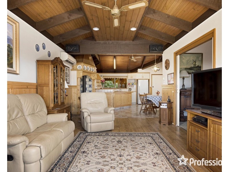 37 Roseman Road, Chirnside Park VIC 3116