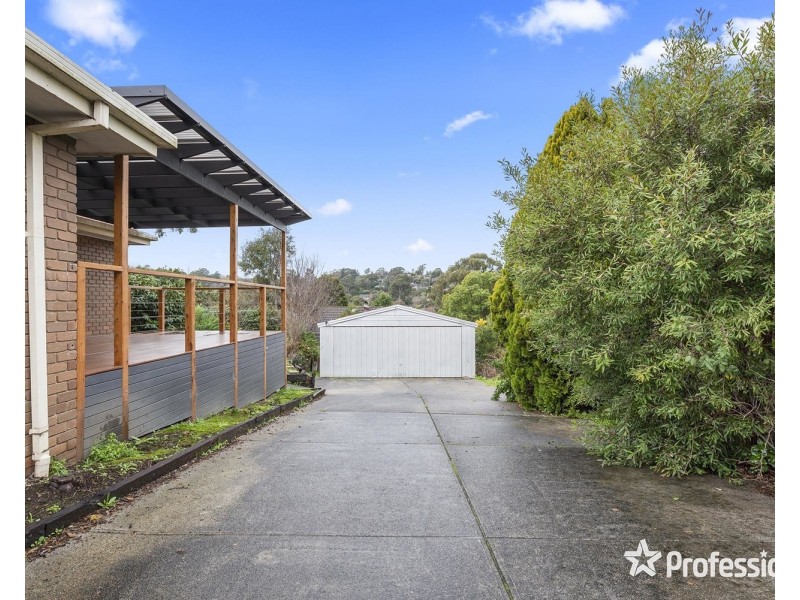 152 Manchester Road, Mooroolbark VIC 3138