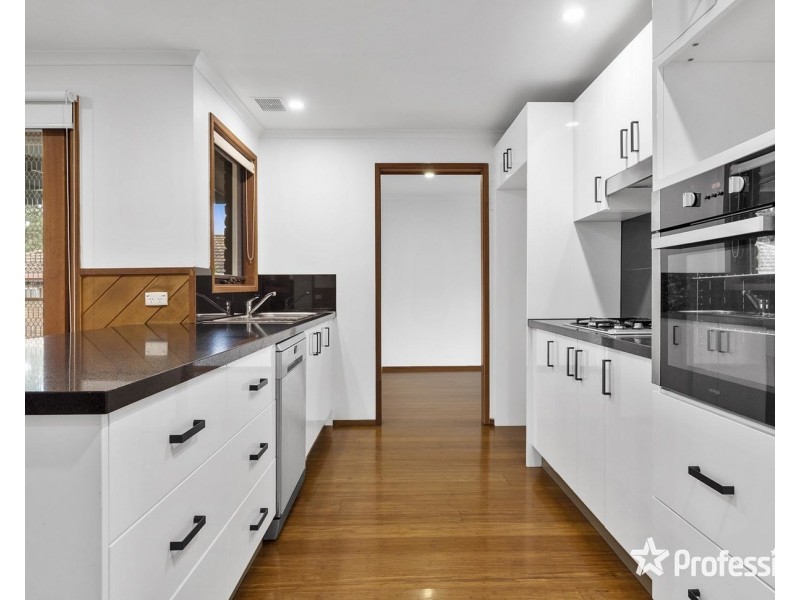 152 Manchester Road, Mooroolbark VIC 3138