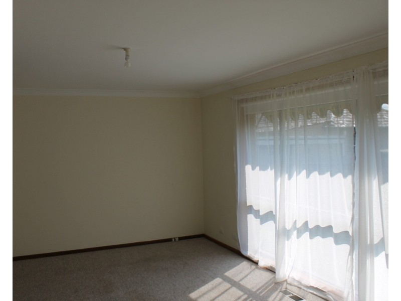 2/8 Dickson Crescent, Ringwood North VIC 3134