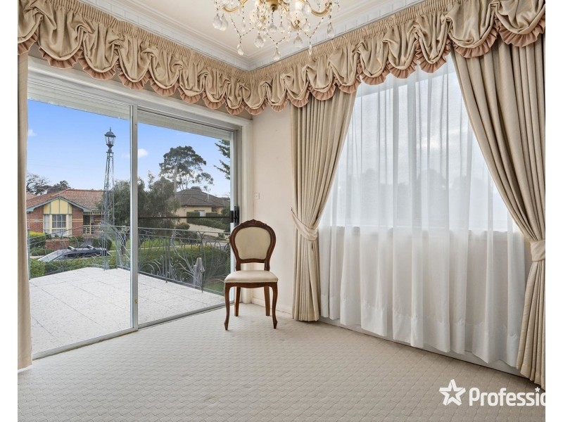 17 Service Road, Blackburn VIC 3130