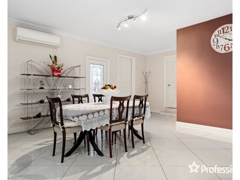 17 Service Road, Blackburn VIC 3130