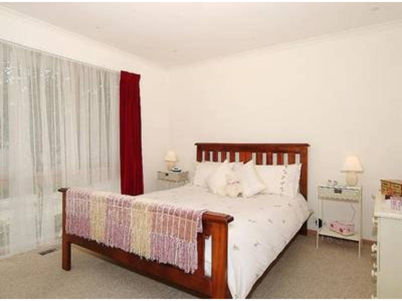 2/23 Mc Comb Street, Lilydale VIC 3140