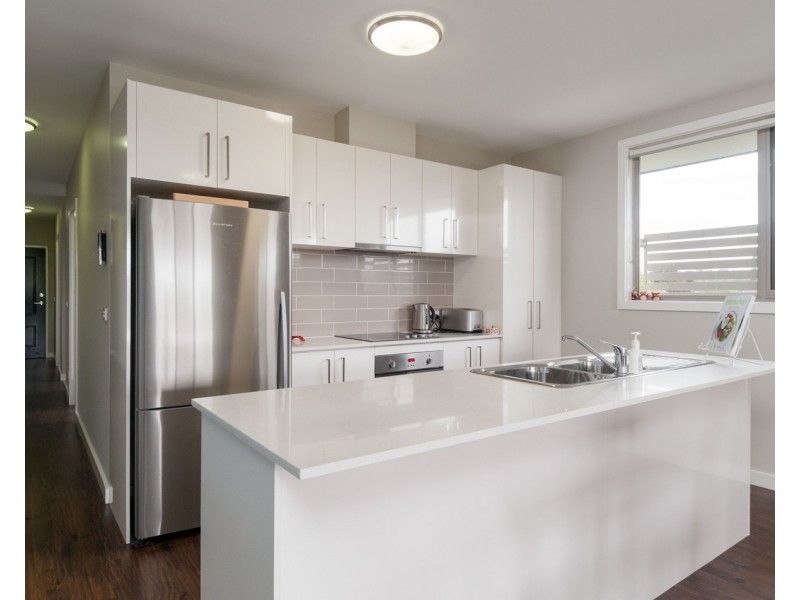 7/14 Landale Avenue, Croydon VIC 3136