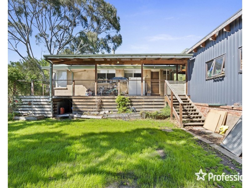 6 Anzac Avenue, Yarra Glen VIC 3775